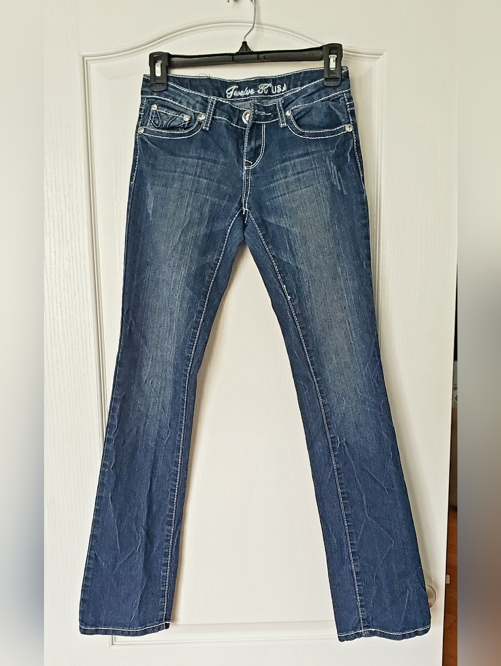Twelve K USA
Low-rise Bootcut Jeans in a Dark Wash,Size 1
